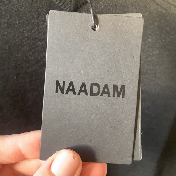 Nadaam black lightweight v-neck sweater - Picture 2 of 6